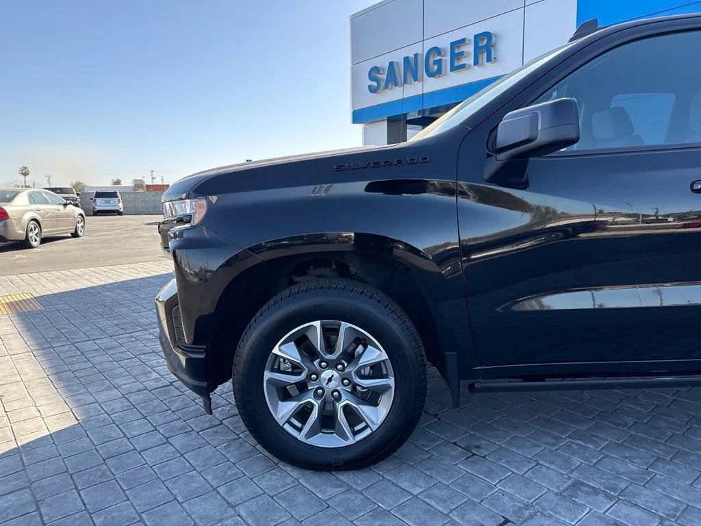 Used 2021 BLACK Chevrolet RST image 5
