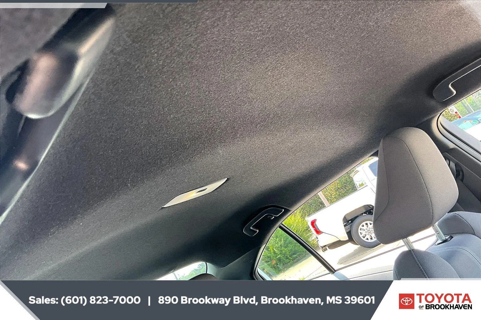 Used 2025 Ice Cap Toyota SE image 16