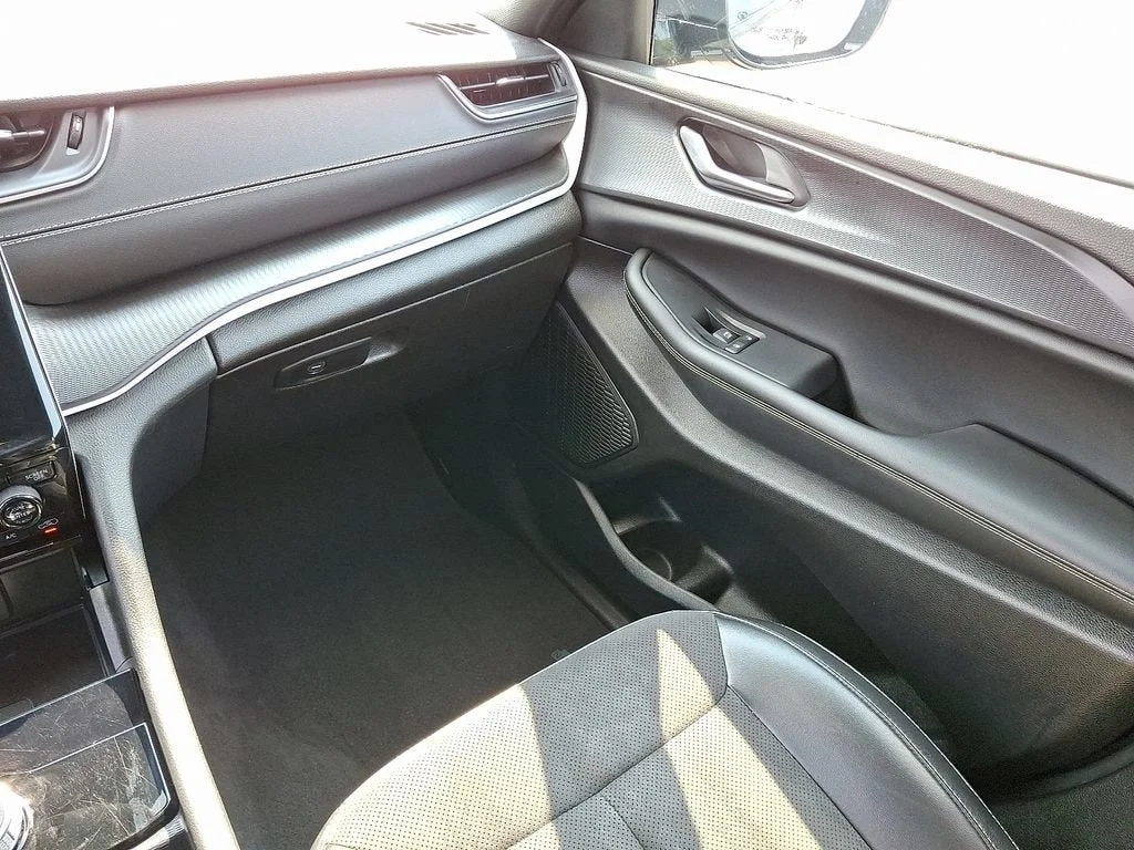 Used 2023 Gray Jeep Altitude 4x4 image 50