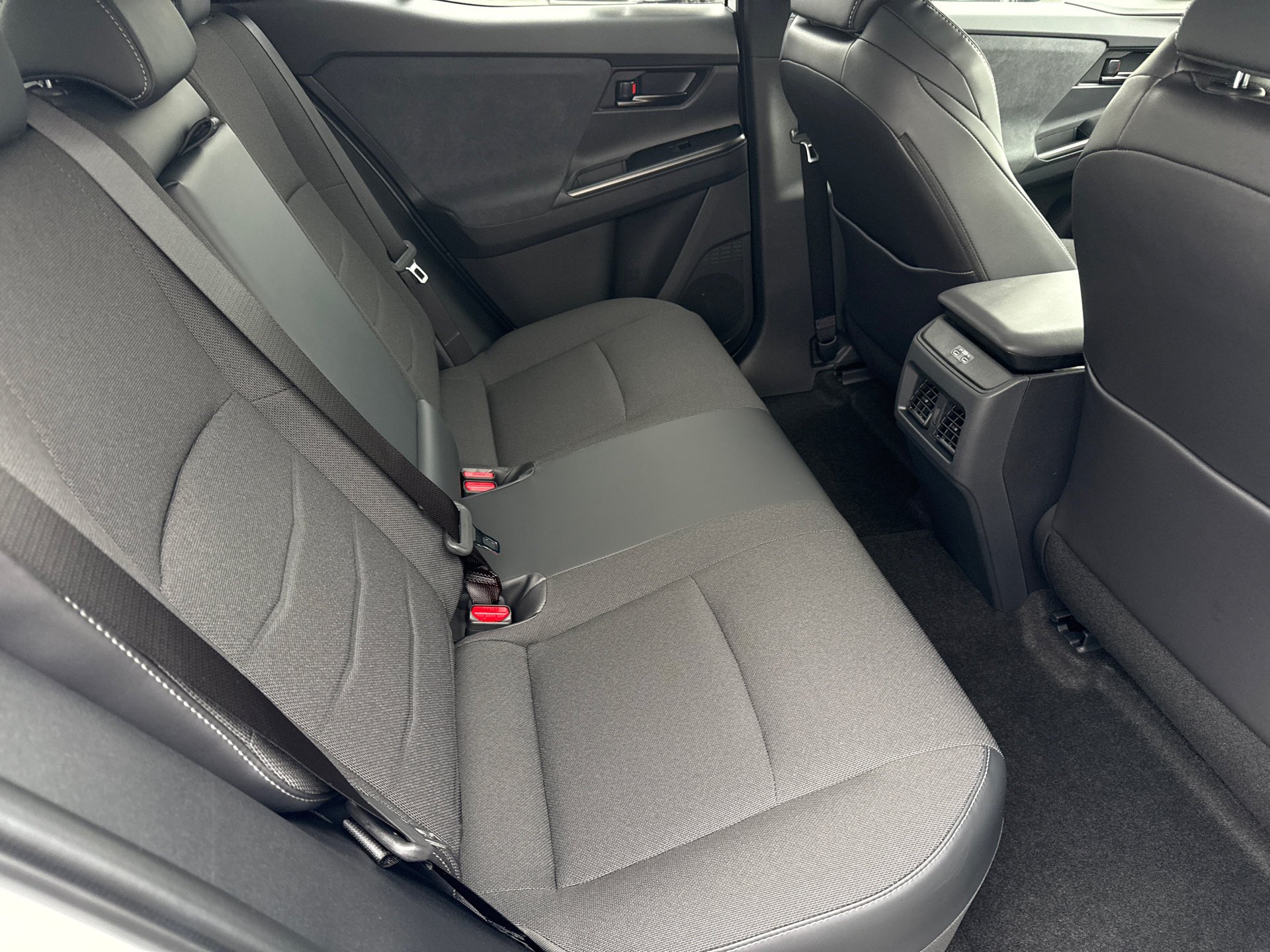 New 2026 Wind Chill Pearl <sup>1</sup> Toyota  SE image 17
