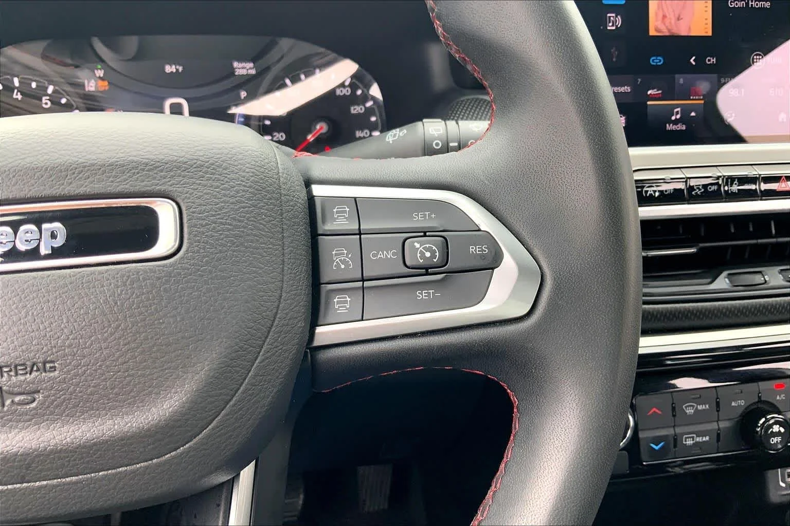Used 2025 Silver Zynith Metallic Clearcoat Jeep Trailhawk image 25
