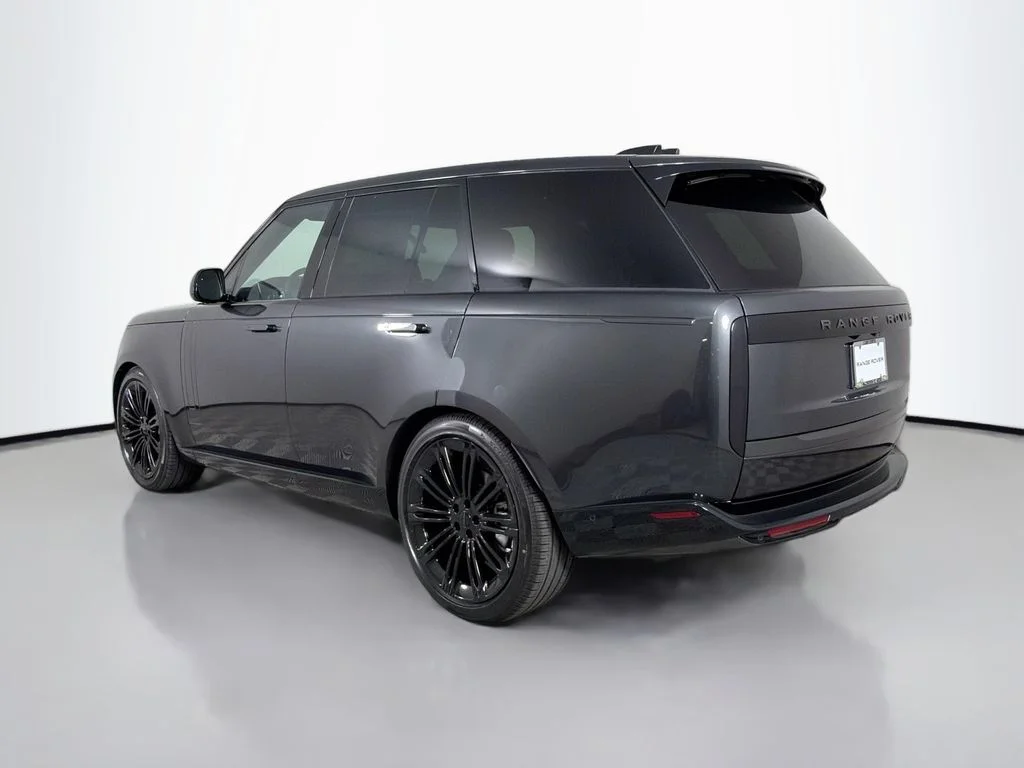 New 2026 Carpathian Grey Land Rover SE image 7