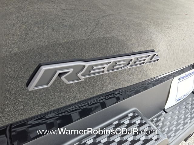 New 2026 Diamond Black Crystal Pearl-Coat Exterior Paint RAM Rebel image 11