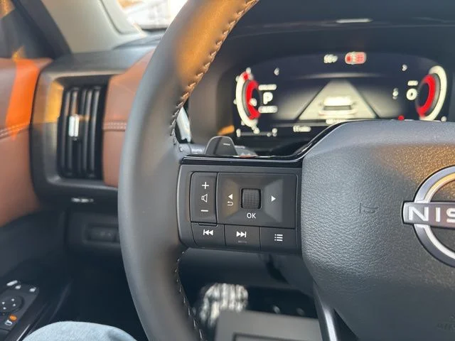 New 2026 Scarlet Ember Tintcoat / Super Black Two-tone Nissan Platinum image 12