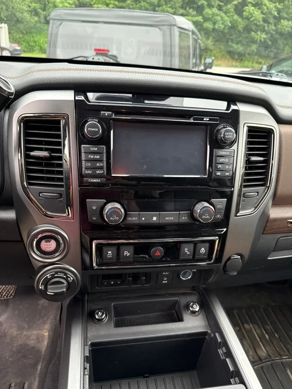 Used 2016 Black Nissan Platinum Reserve image 10