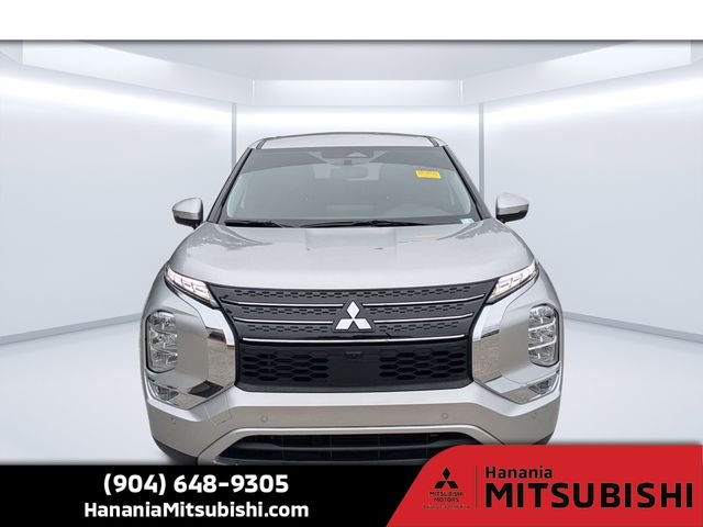 Used 2024 Silver Mitsubishi SE image 8