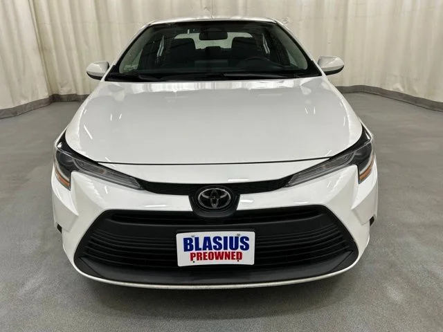 Used 2024 White Toyota LE image 22