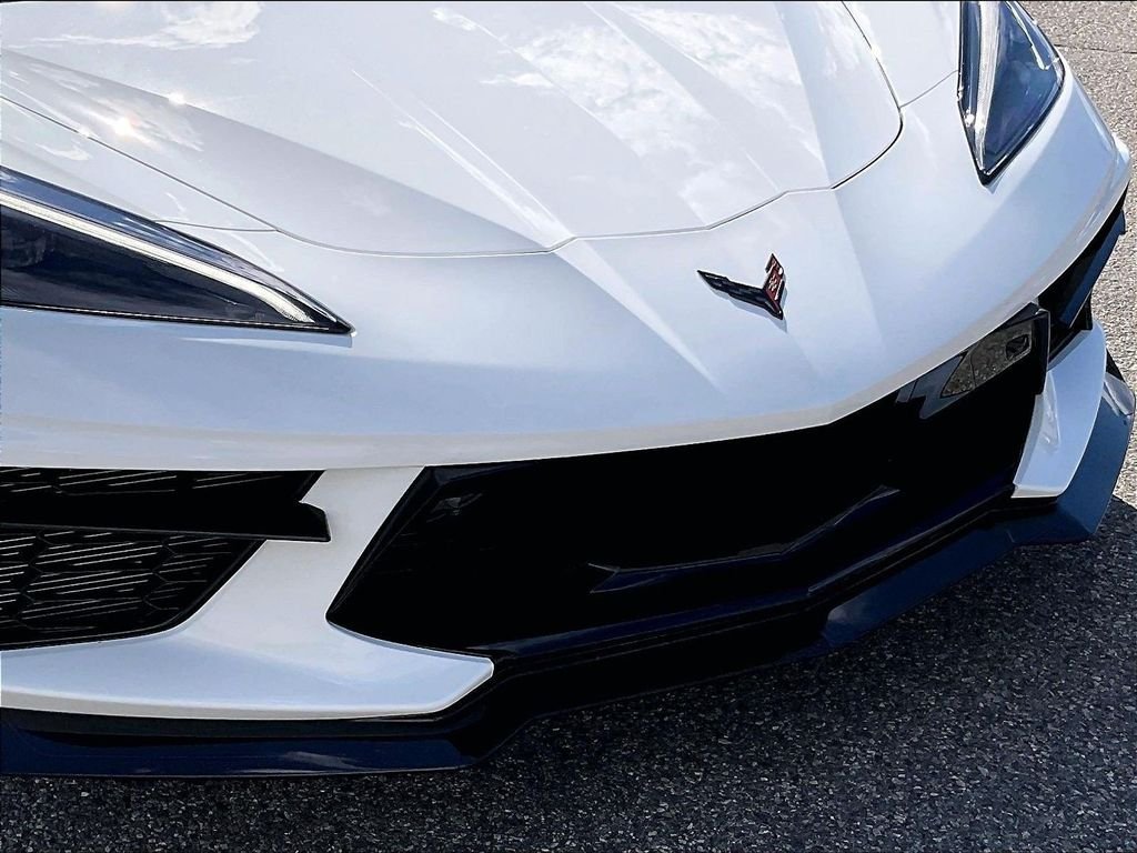 Used 2024 White Chevrolet Stingray image 32