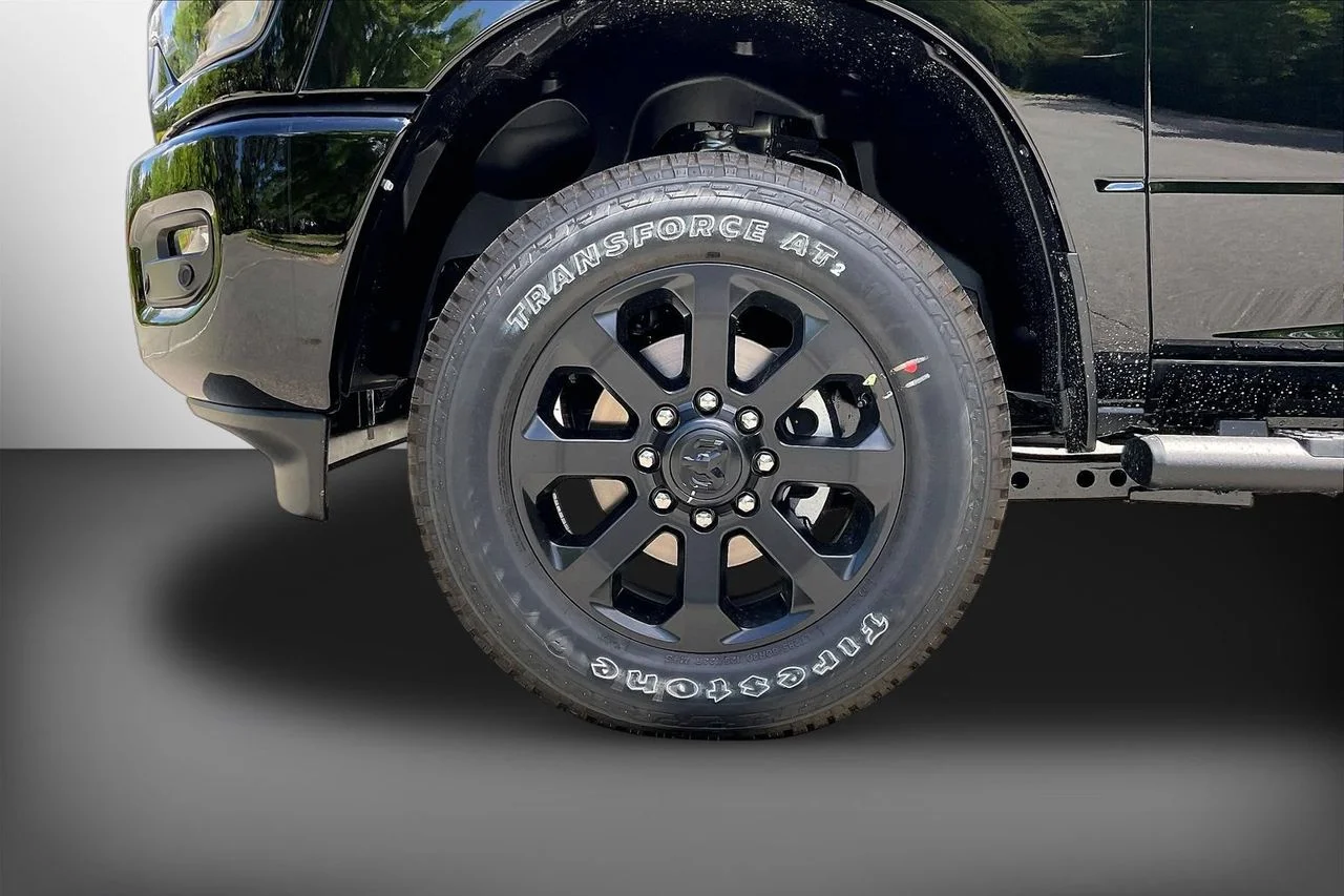 New 2026 Diamond Black Crystal Pearlcoat RAM  image 31
