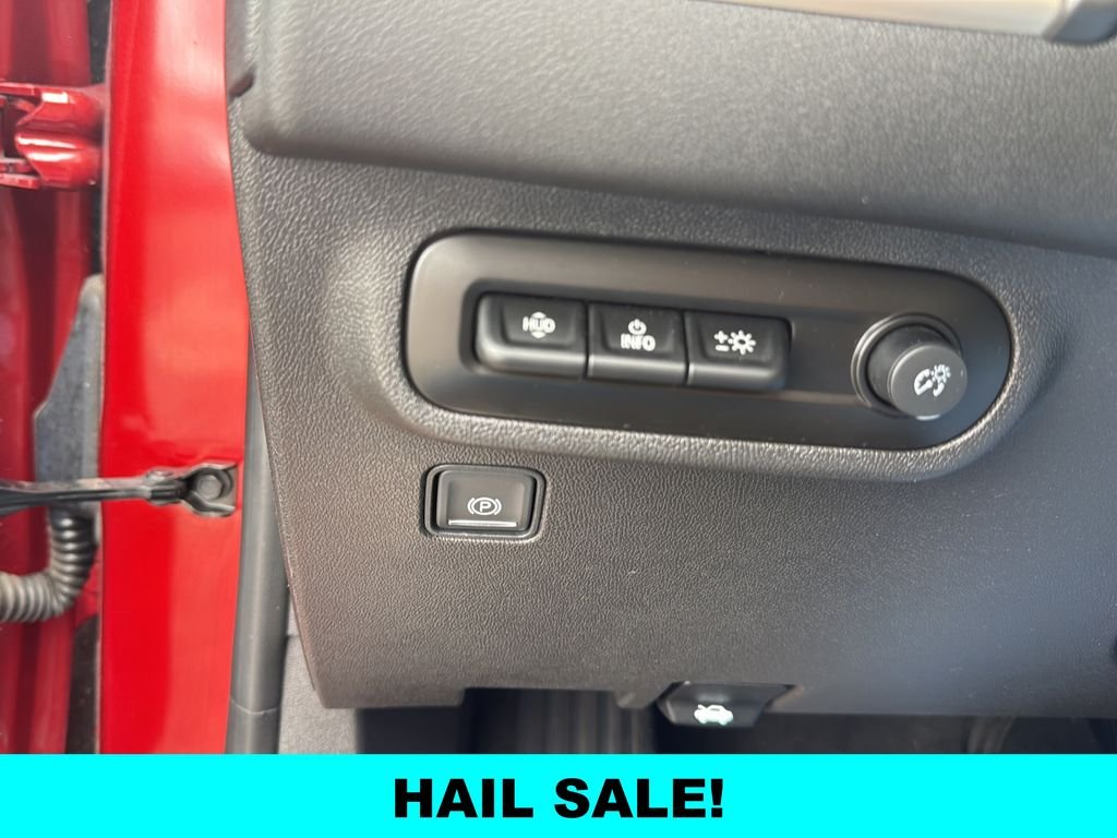 Used 2022 Red GMC Denali image 18