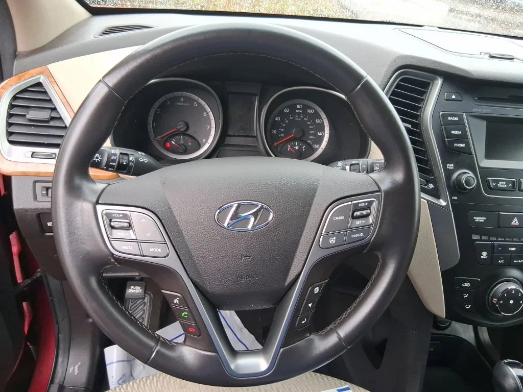 Used 2014 Serrano Red Hyundai Base image 16