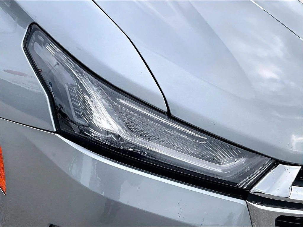Used 2023 Gray Chevrolet LT image 31