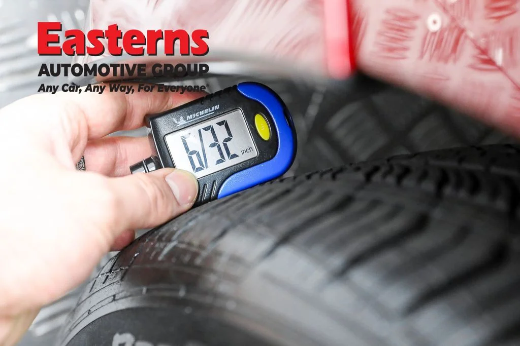 Used 2022 Red Nissan 2.5 SV image 25