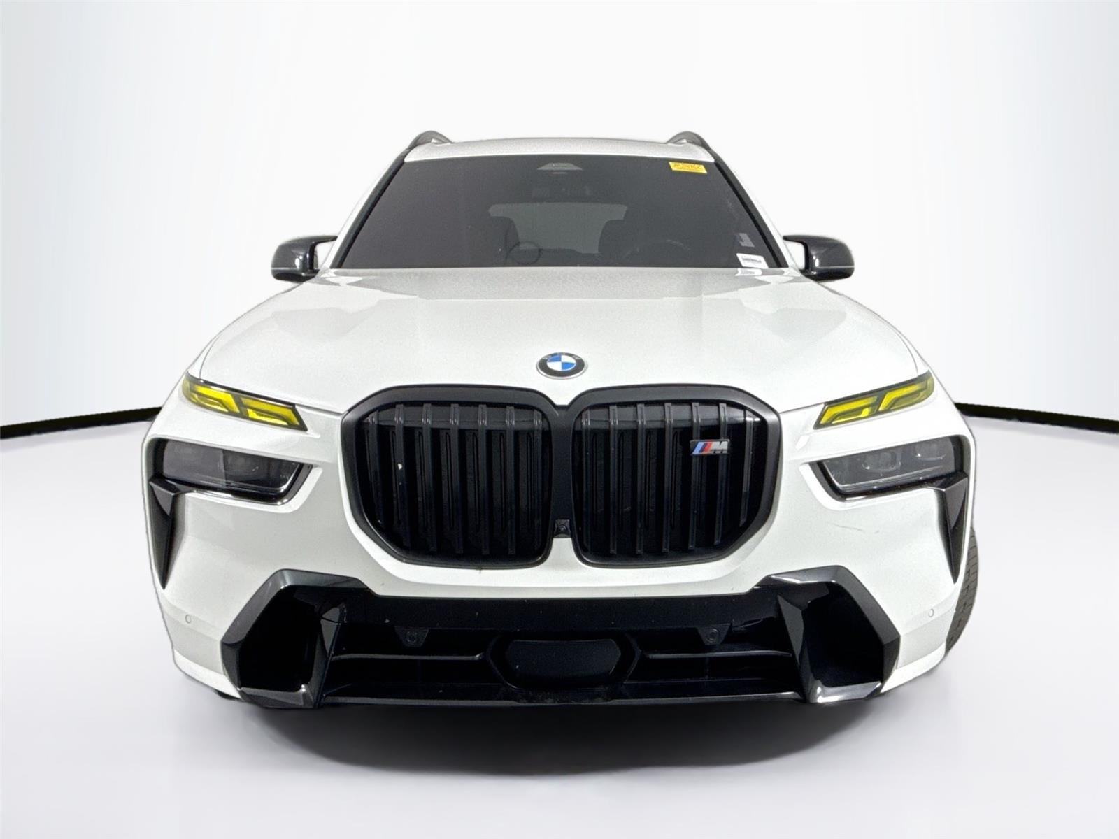Used 2025 Alpine White BMW M60i image 3
