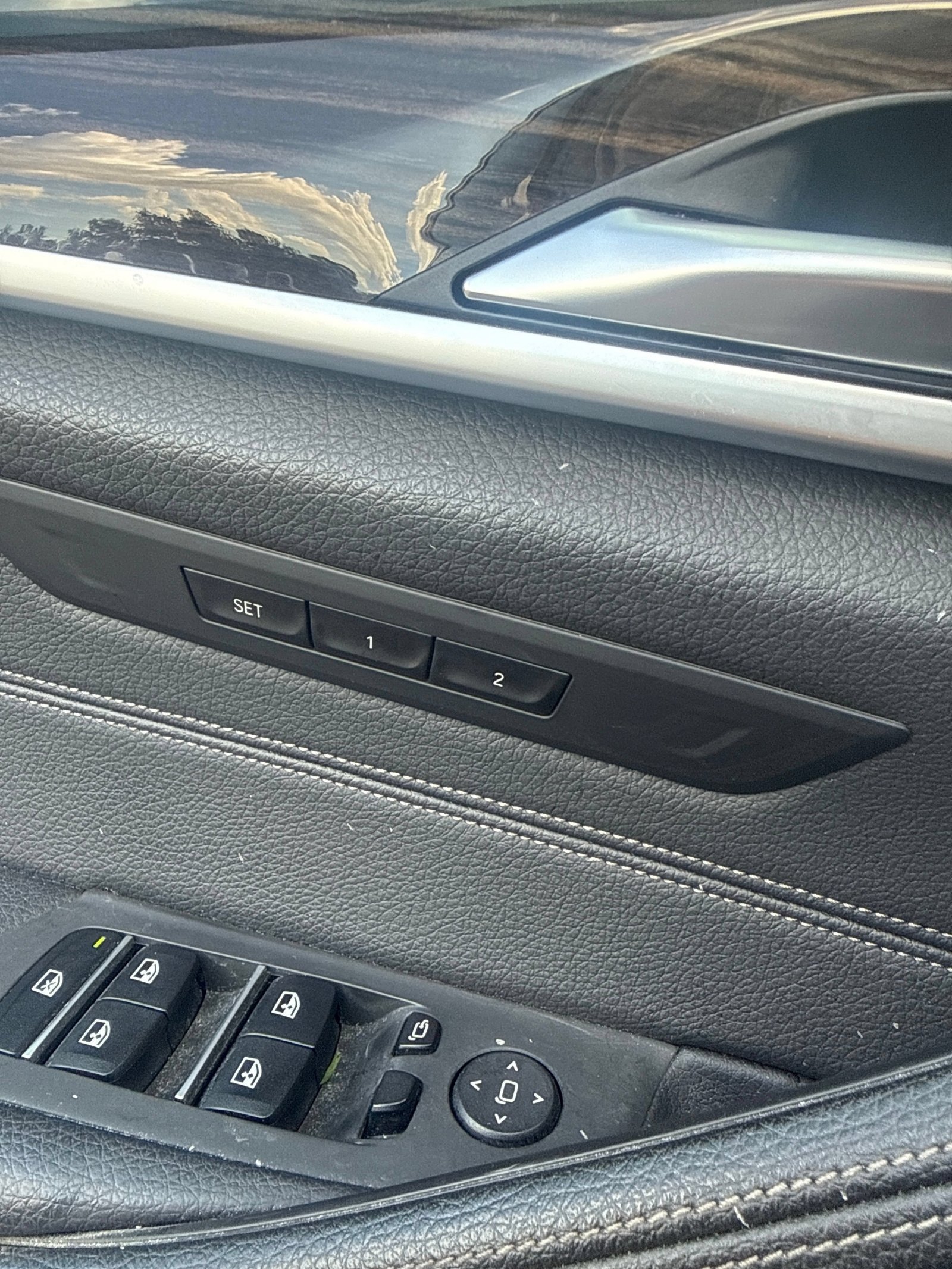Used 2019 Bluestone Metallic BMW 530i xDrive image 9