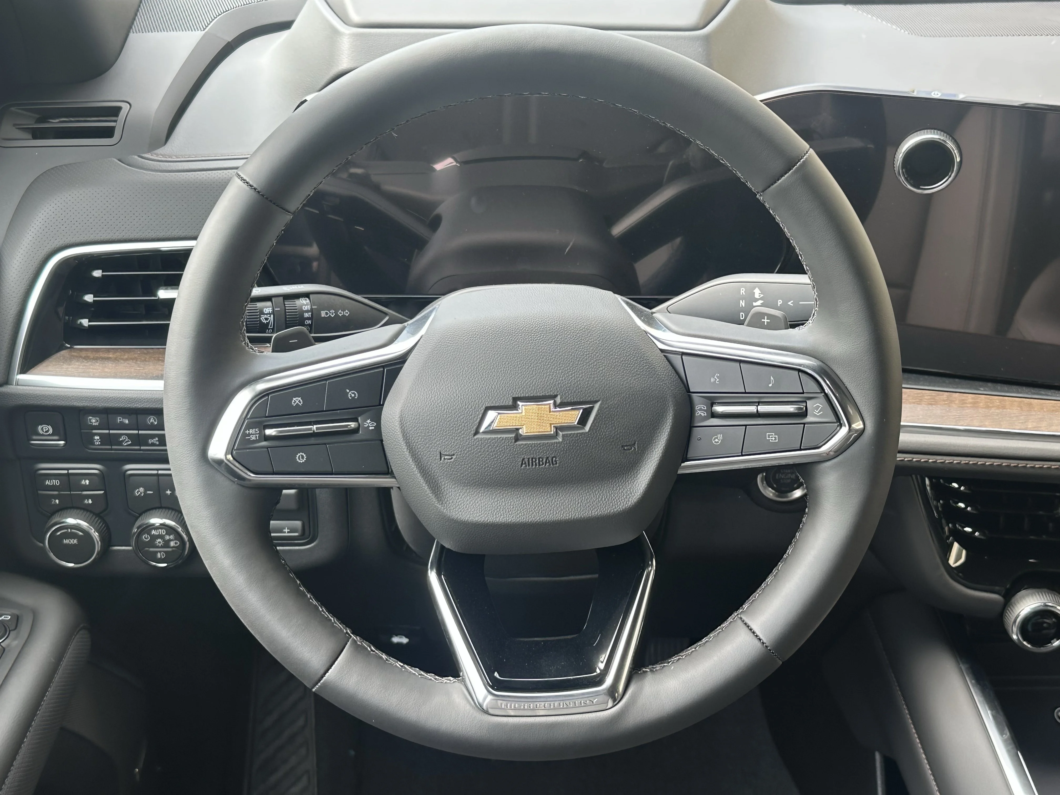 New 2026 Polar White Tricoat Chevrolet High Country image 12