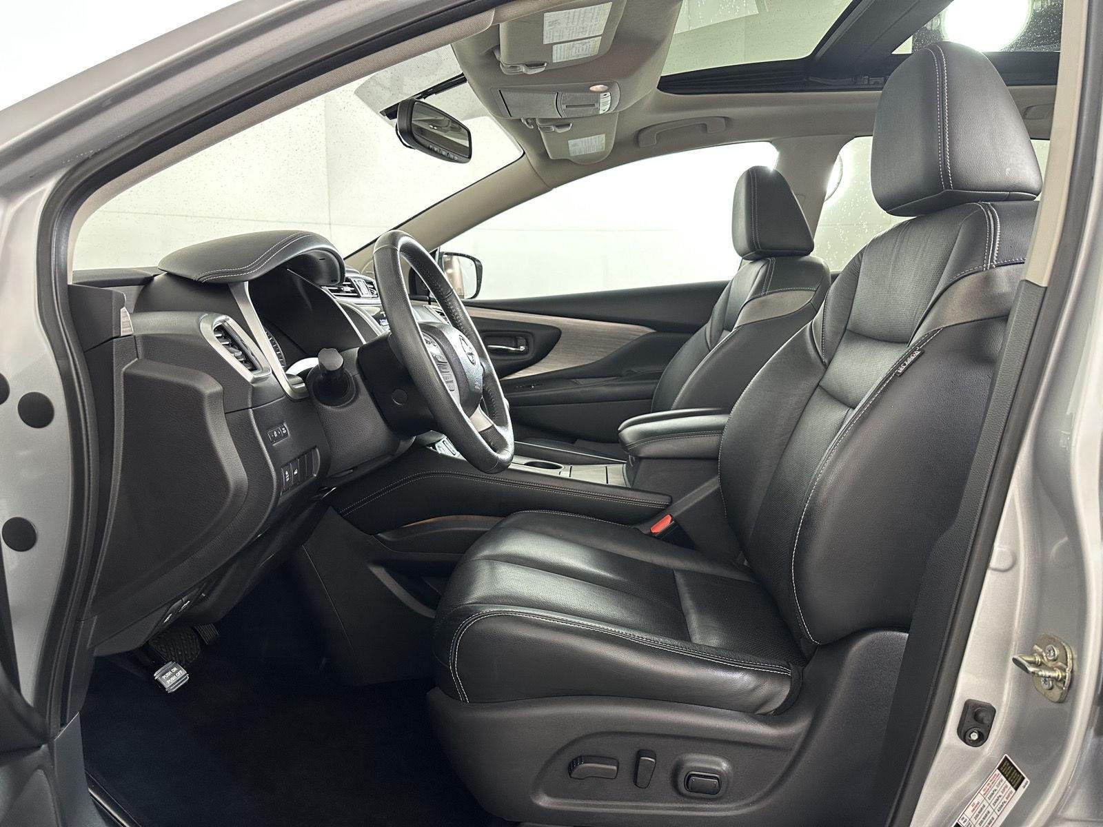 Used 2016 Brilliant Silver Metallic Nissan SL image 23