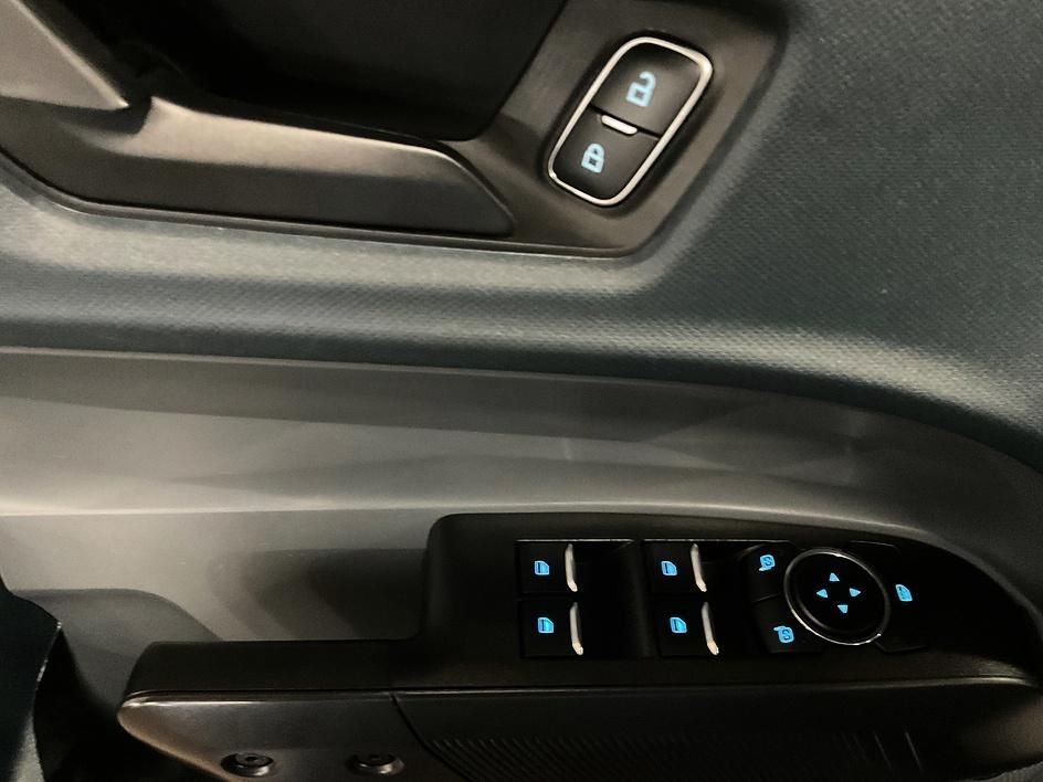 Used 2024 Gray Ford Lariat image 31