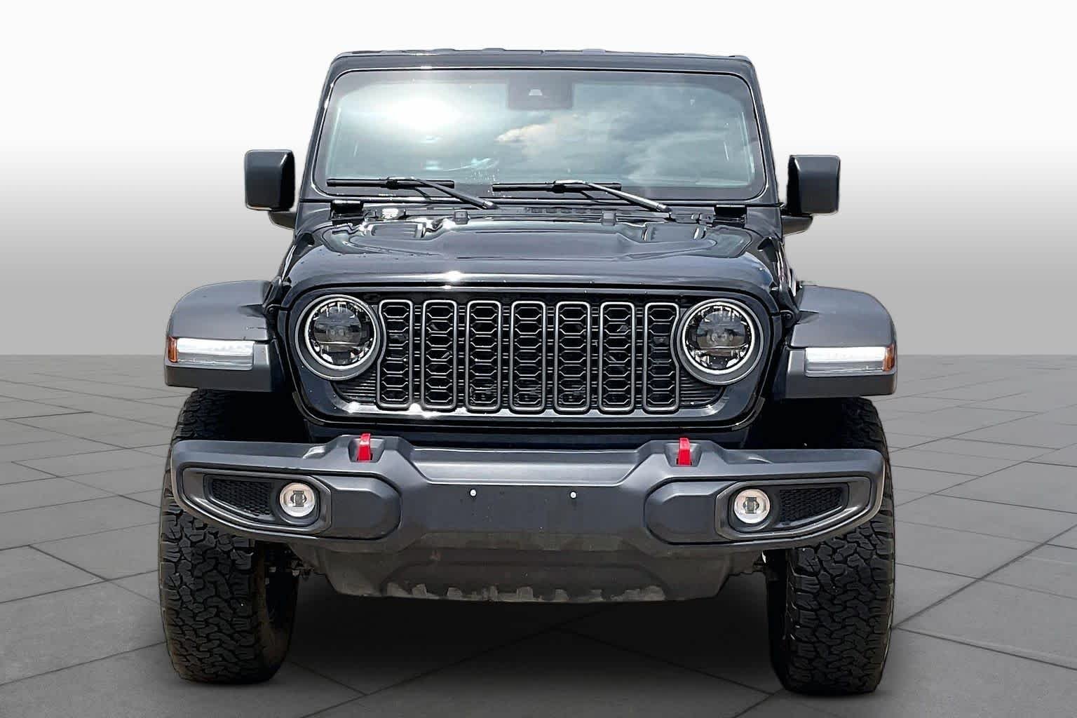 Used 2025 Black Clearcoat Jeep Rubicon image 4