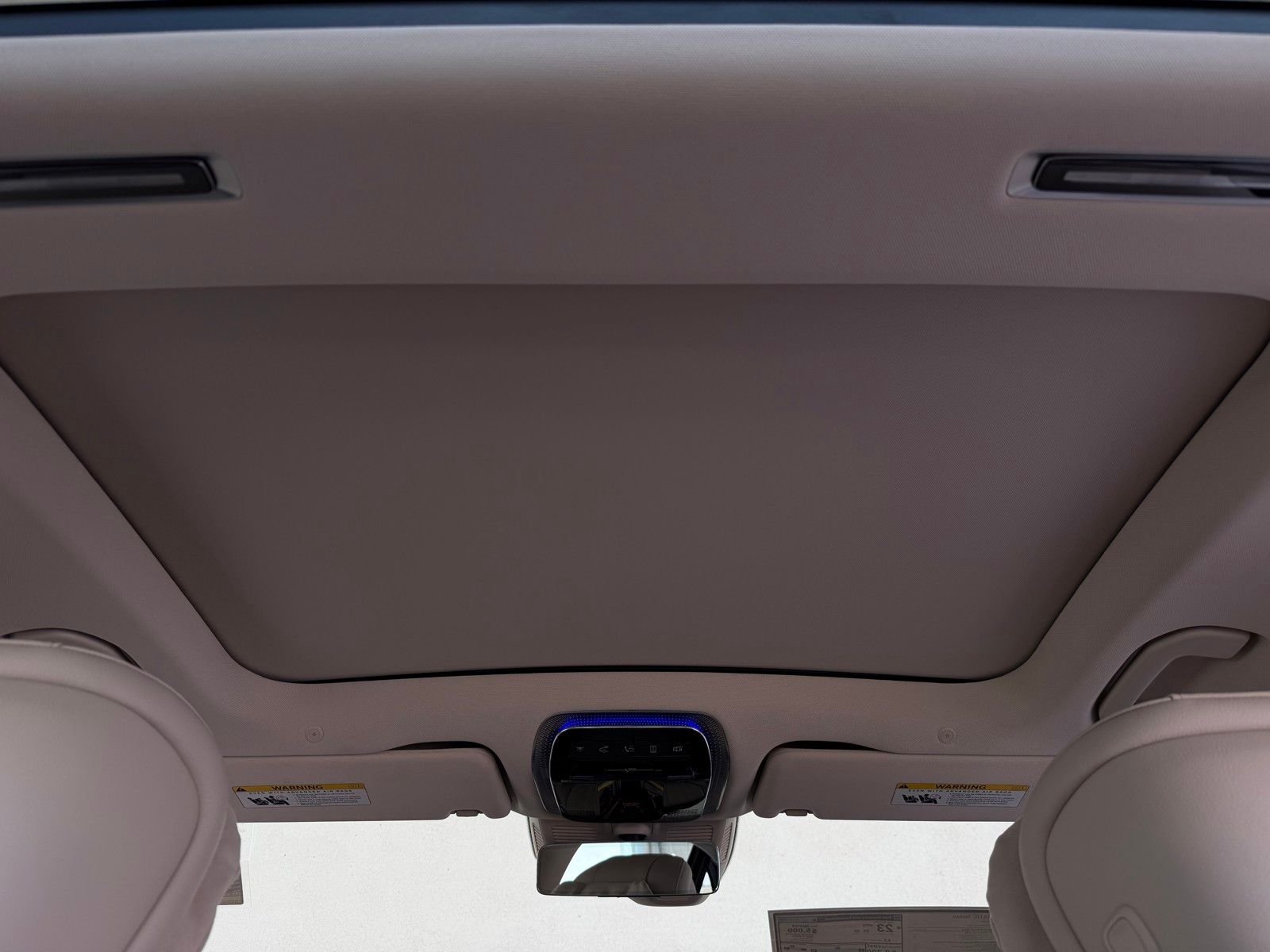 New 2026 MANUFAKTUR Moonlight White Metallic Mercedes-Benz S 500 image 8