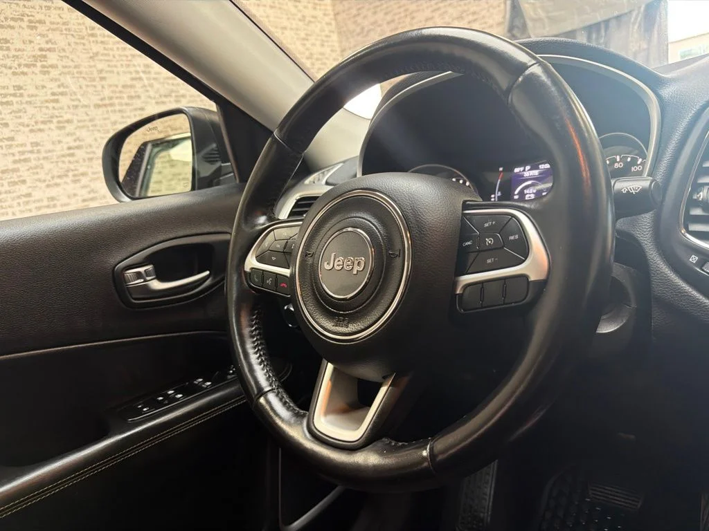 Used 2020 Granite Crystal Metallic Clearcoat Jeep Sport image 18