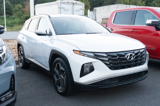Used 2024 White Hyundai SEL image 3