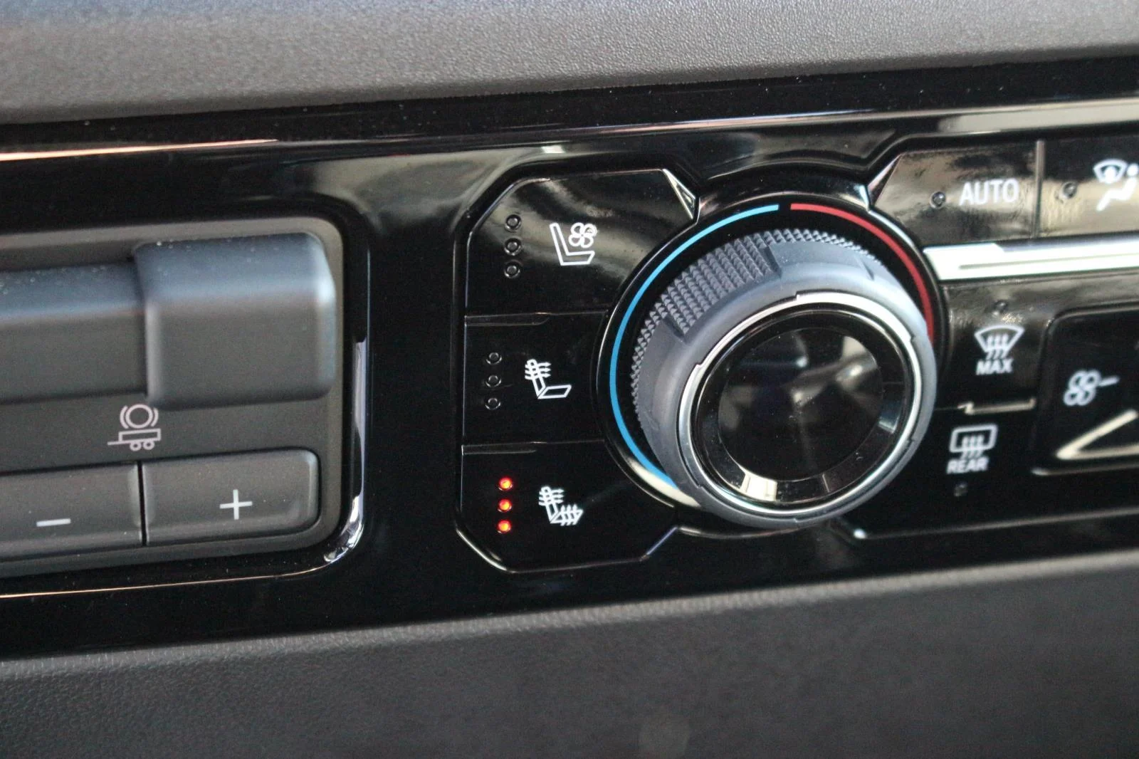 Used 2024 Summit White Chevrolet ZR2 image 33