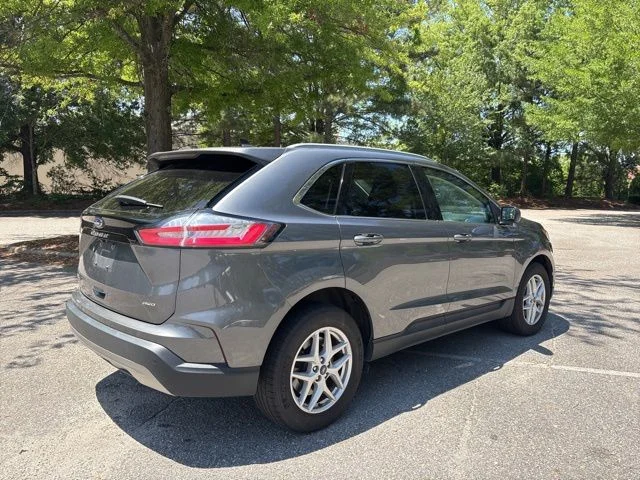 Used 2022 Gray Ford SEL image 6