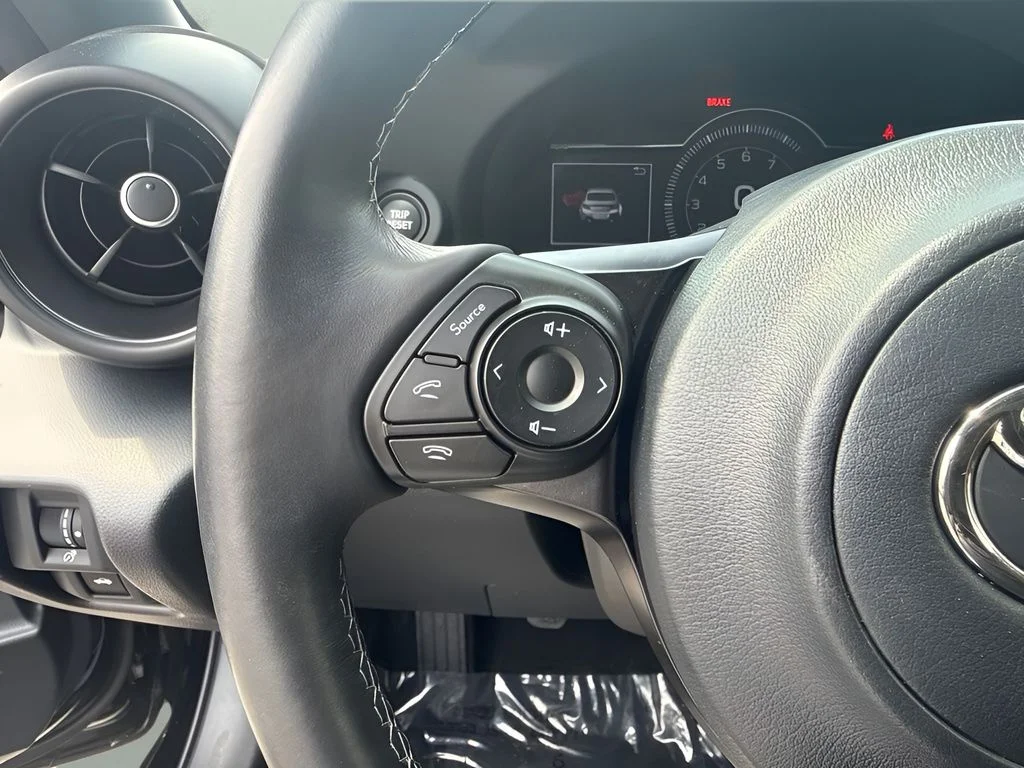 Used 2022  Toyota Base image 12
