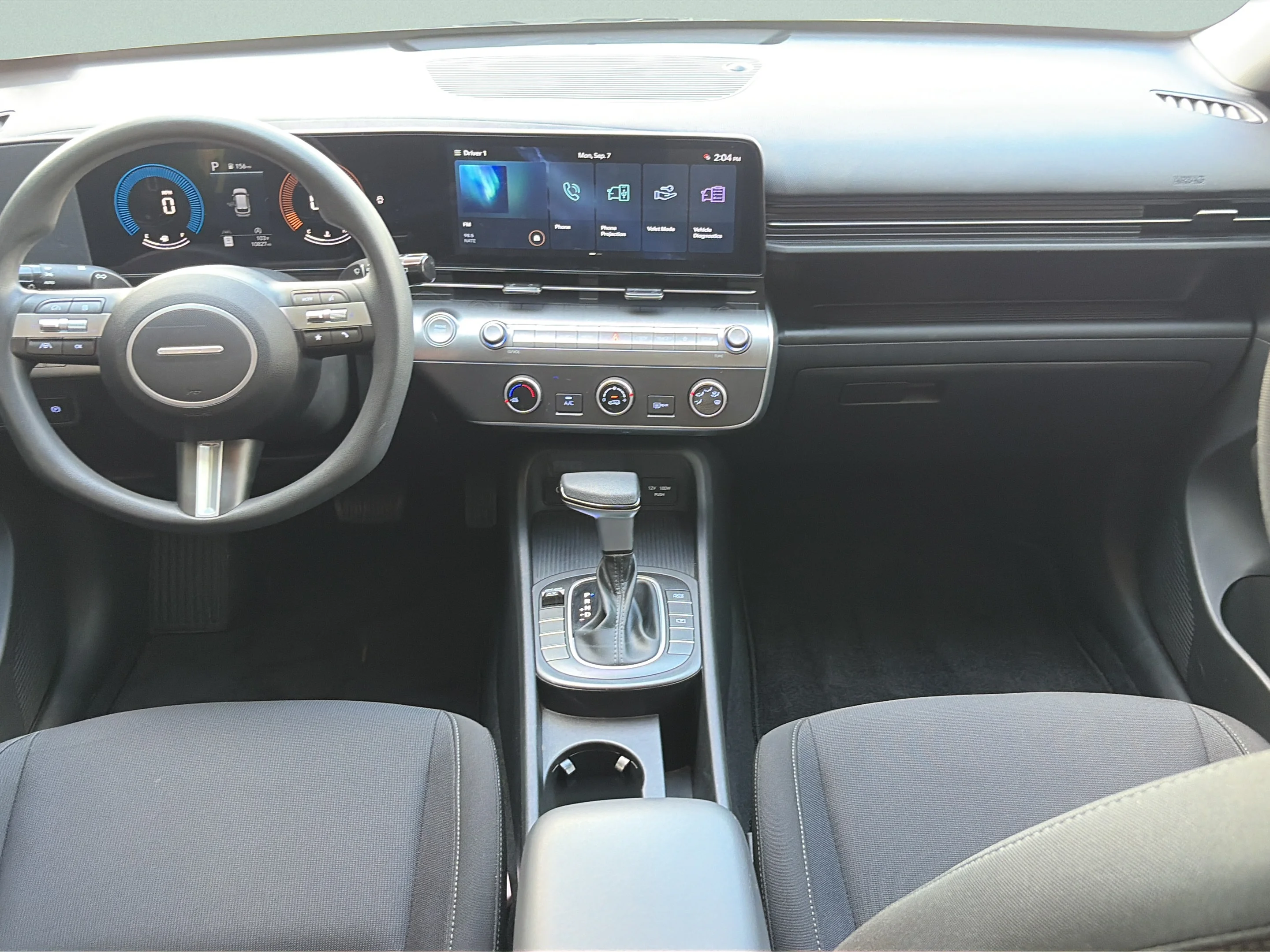 Used 2024 Neoteric Yellow Hyundai SE image 12