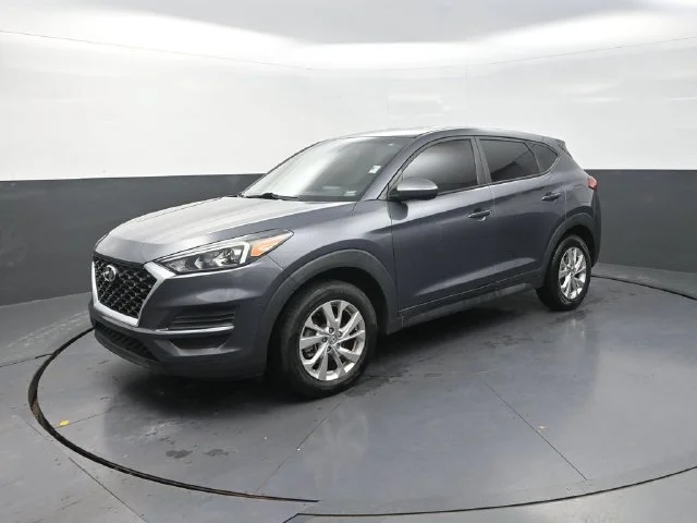 Used 2021 Gray Hyundai SE image 3