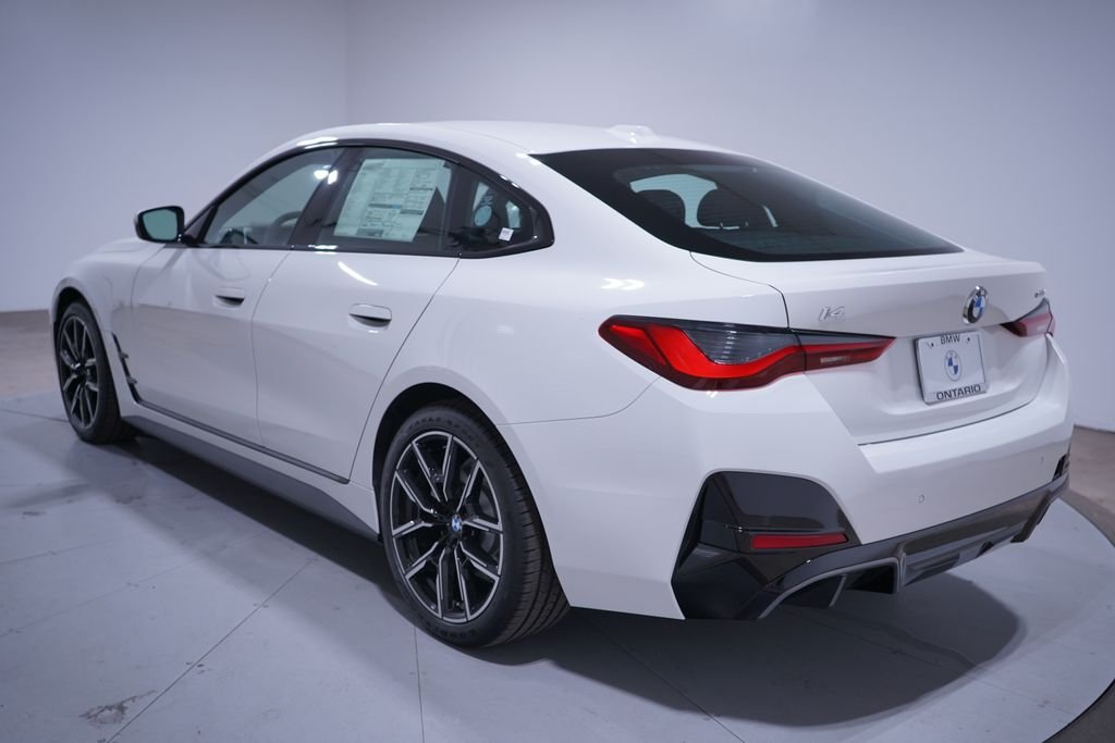 New 2026 Alpine White BMW eDrive40 image 3