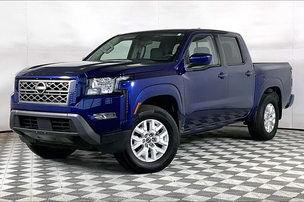 Used 2022 Blue Nissan SV image 1