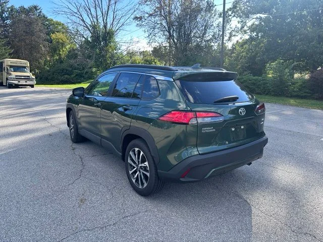 Used 2024  Toyota XLE image 5