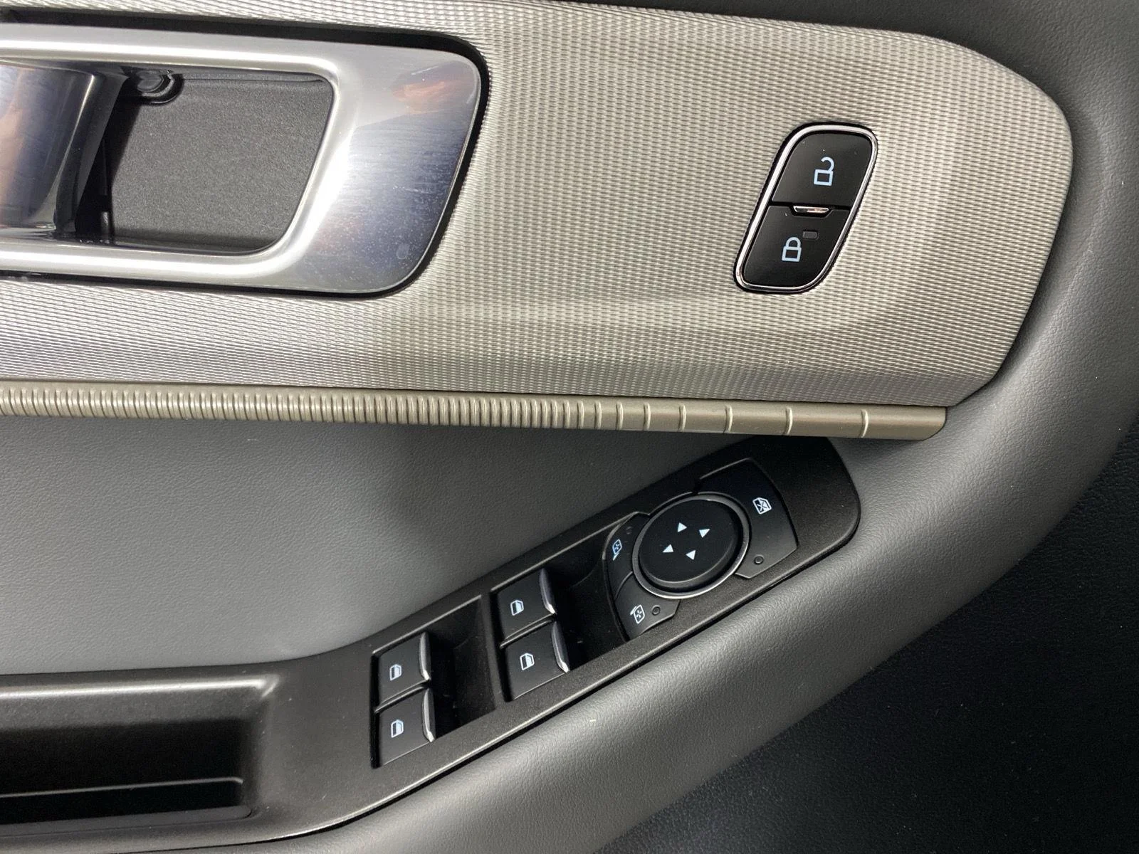 New 2026 Agate Black Metallic Ford Active image 12