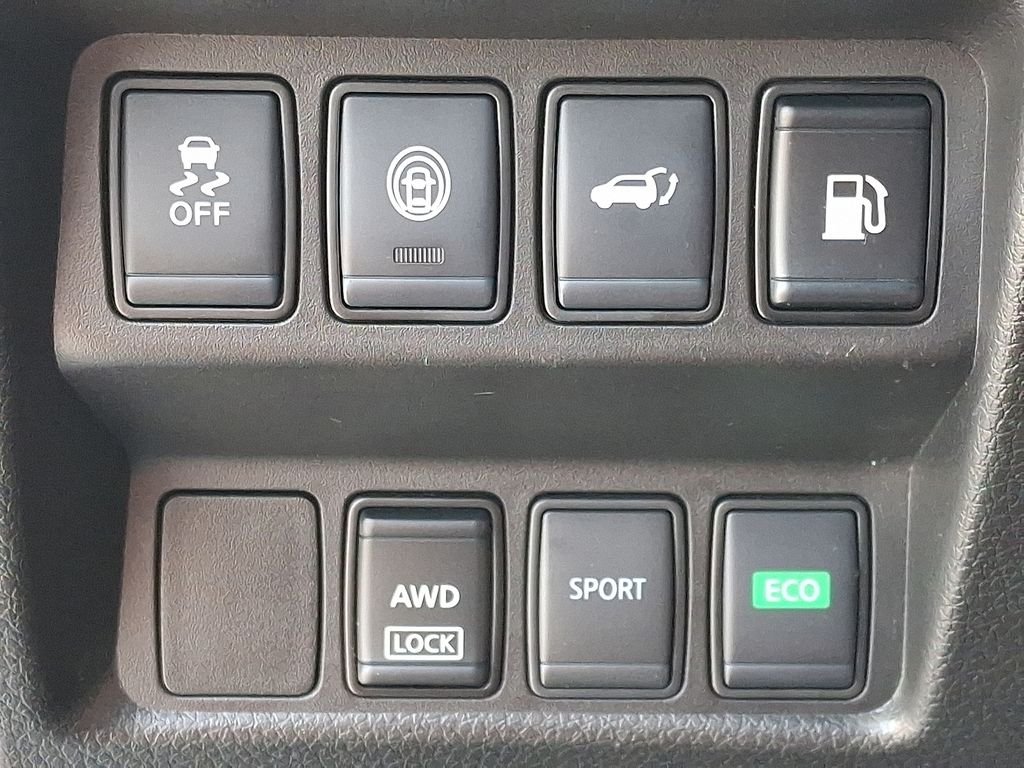 Used 2020 Gray Nissan SV image 25