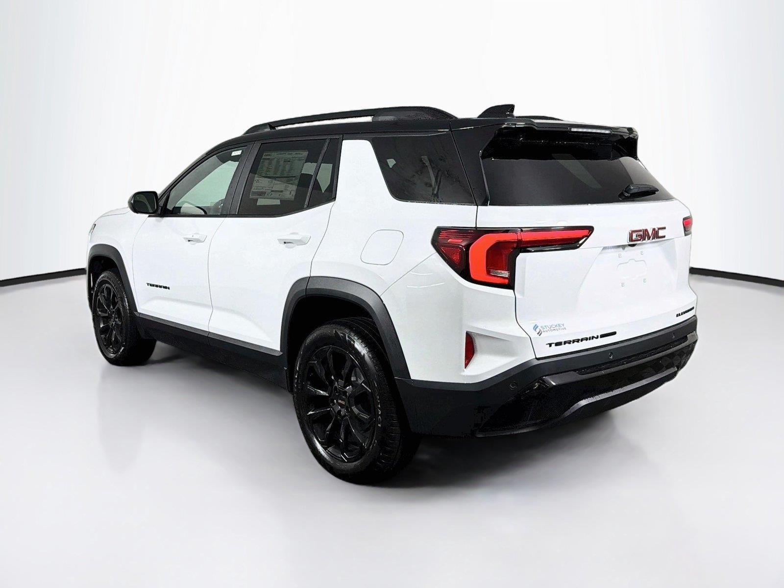 New 2027 Summit White GMC Elevation image 9