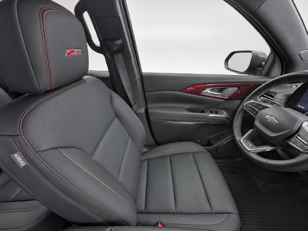 Used 2025 Gray Chevrolet Z71 image 11