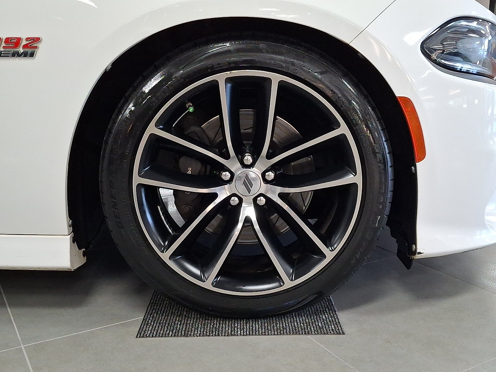 Used 2018 White Knuckle Clearcoat - PW7 Dodge R/T Scat Pack RWD image 8