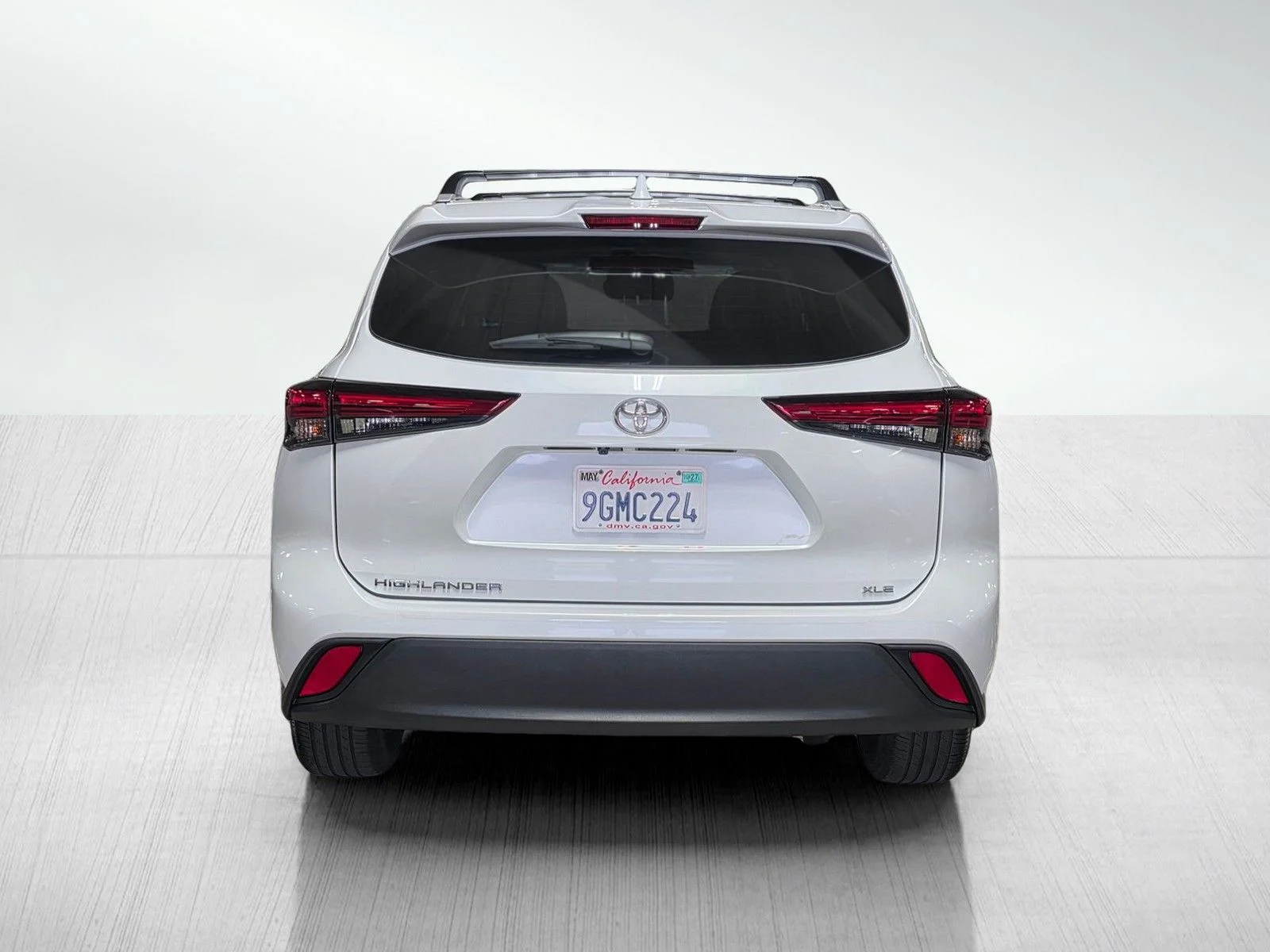 Used 2023 Wind Chill Pearl Toyota XLE image 6