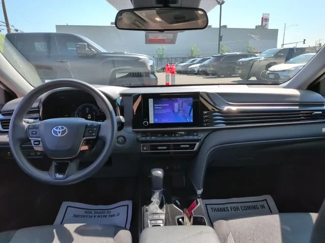 Used 2025 White Toyota LE image 10