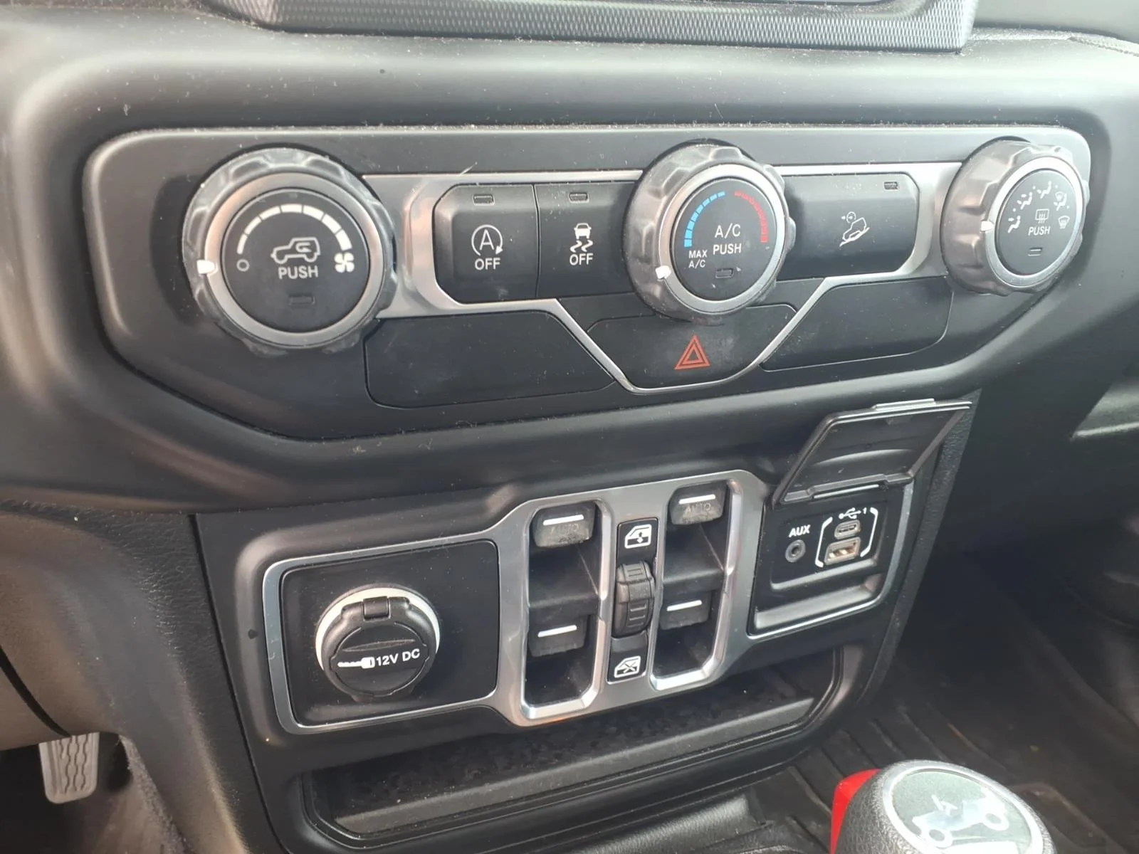 Used 2018 Black Jeep SPORT S 4X4 image 11