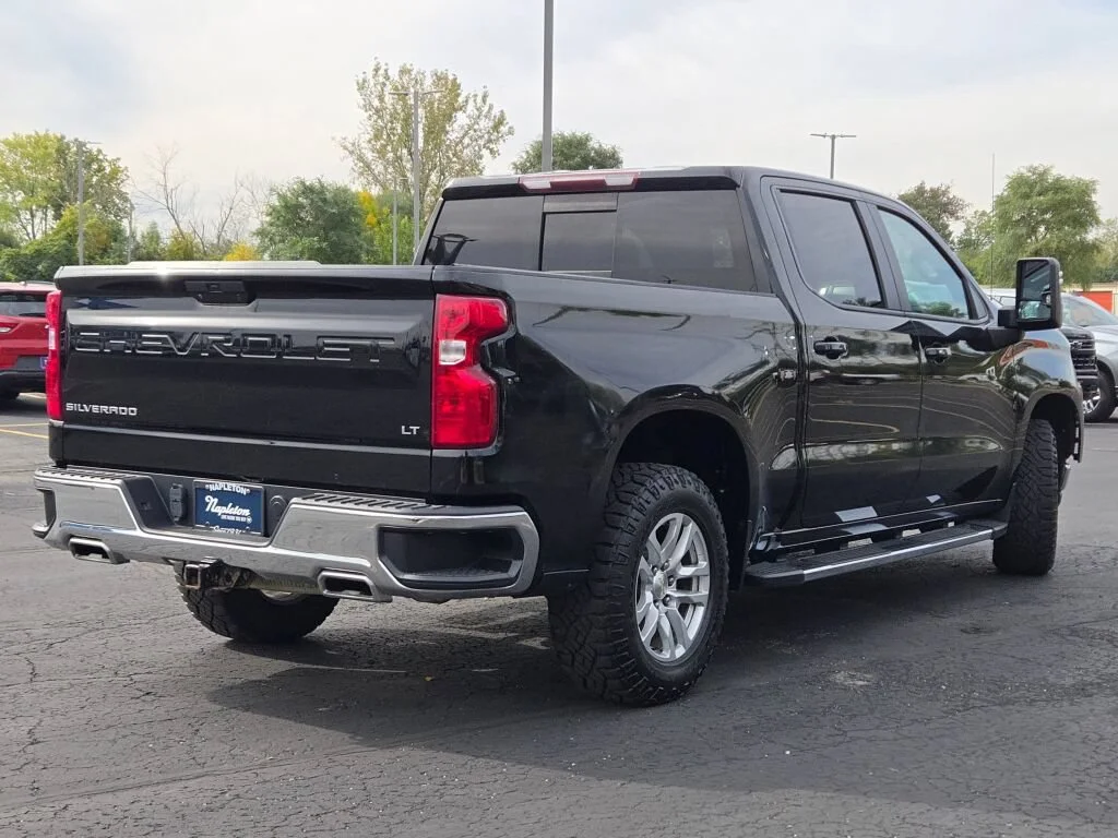 Used 2021 Black Chevrolet LT image 10