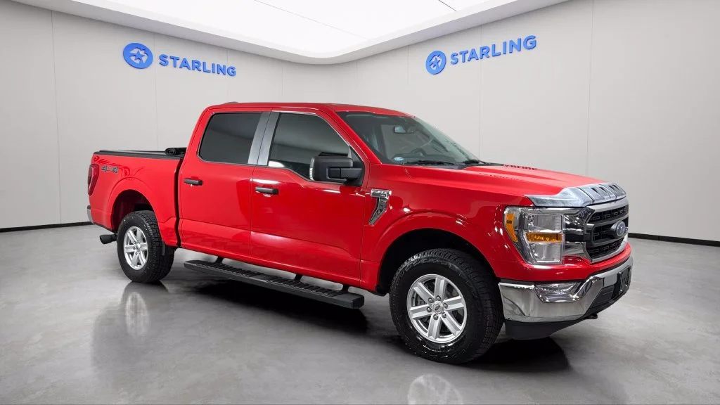 Used 2021  Ford XL image 13
