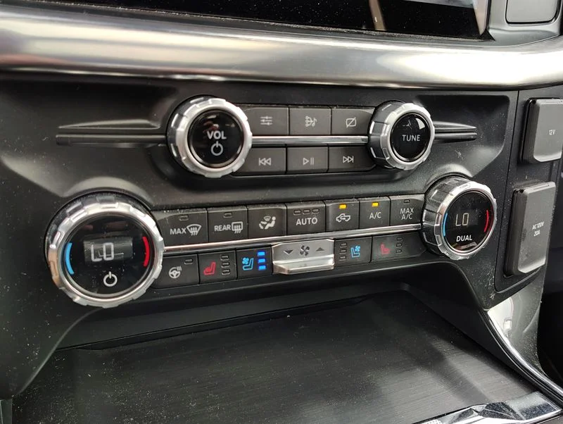 Used 2021 Black Ford Lariat image 17