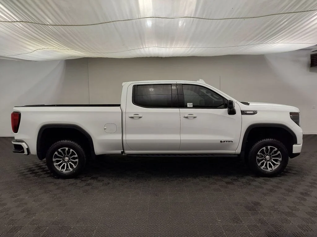 Used 2022 Summit White GMC AT4 image 8