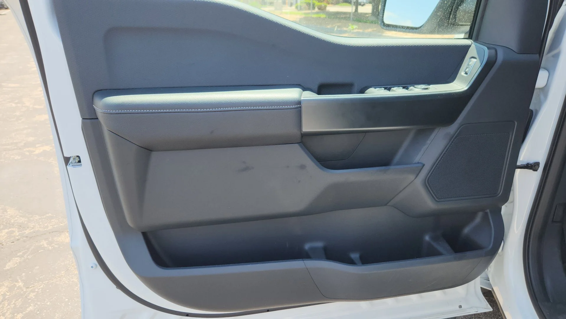 New 2026 Oxford White Ford STX image 23