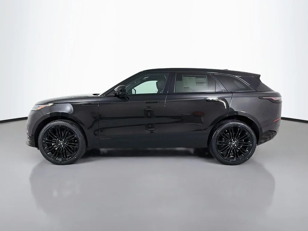 New 2026 Santorini Black Land Rover Belgravia Edition image 8