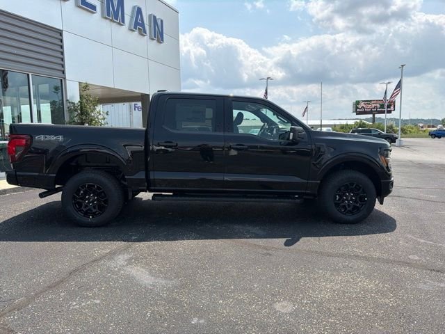 New 2026 Agate Black Metallic Ford XLT image 2