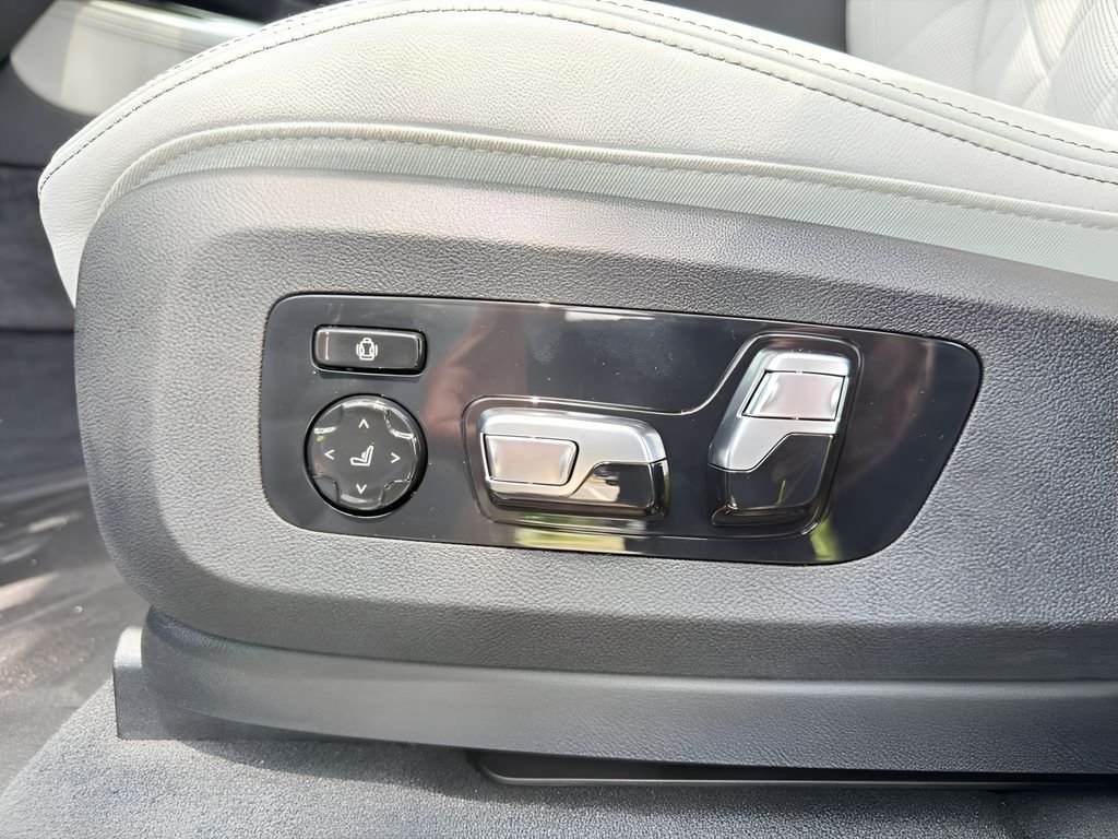 New 2026 Dravit Grey Metallic BMW xDrive40i image 8